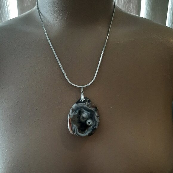 JEWELRY Chunky Silver Statement Necklace with Colourful Crystal Agate Stone - Picture 5 of 7